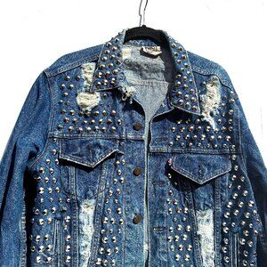 VTG Women’s Levi’s Furst Of A Kind Studded Distressed Denim Trucker Jacket L/XL